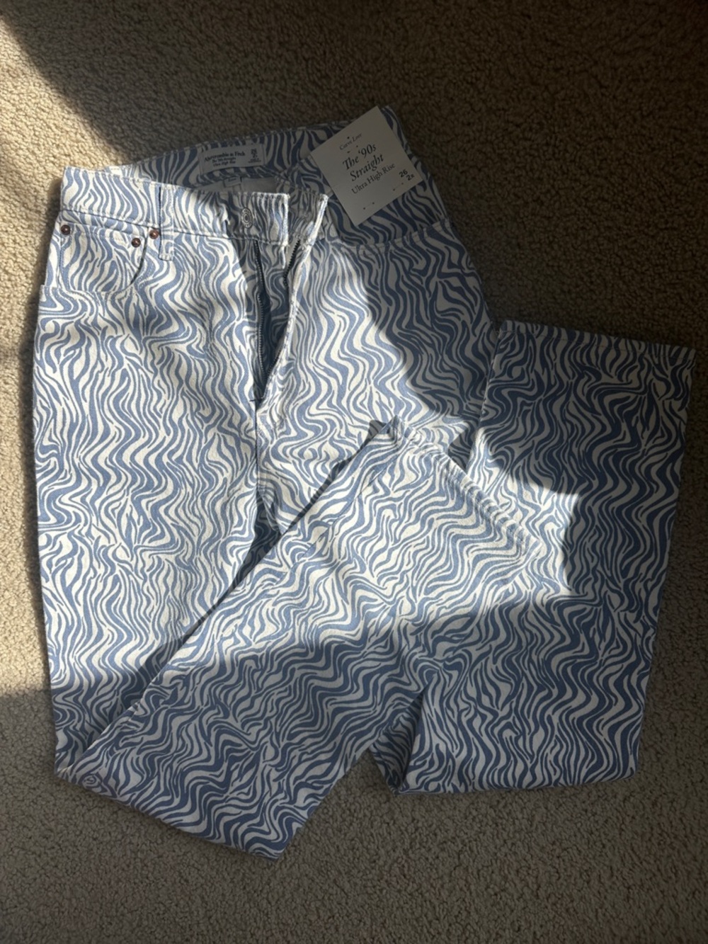 Abercrombie & Fitch Women's Straight Leg Jeans — Blue & White Wave Print